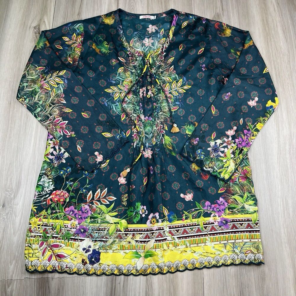 Johnny Was Women's Sami Silk Printed Pintuck Top Size M Medium Geometric Floral